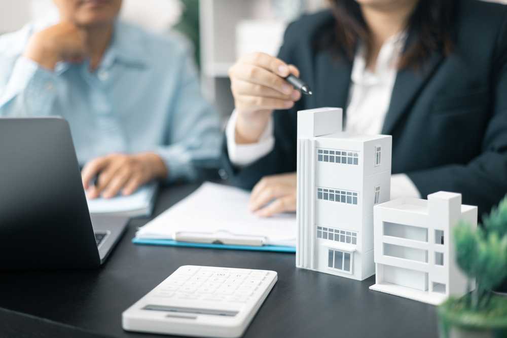 real estate lawyer